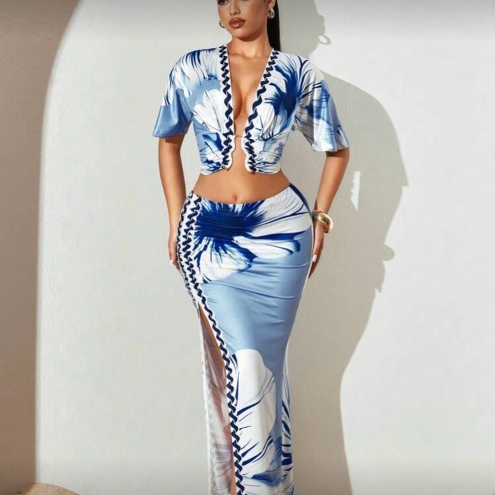 Blue Floral Print High-Slit Maxi Skirt